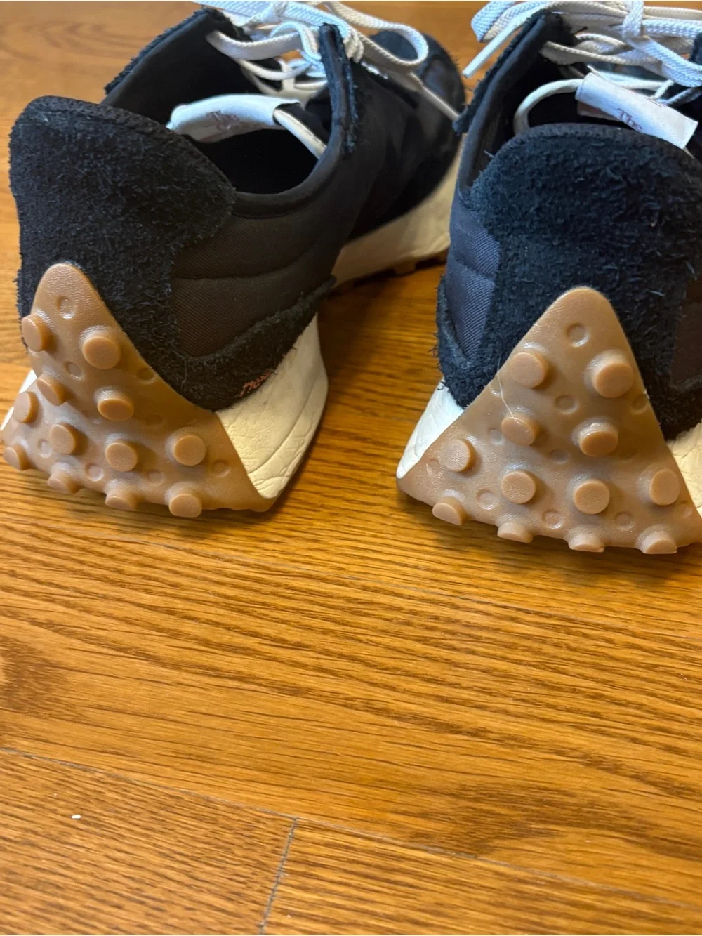 New Balance 327 Black and White, well loved - Picture 8 of 10